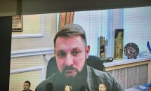 Виступ доповідача через відеозв’язок на великому екрані.