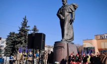 Пам'ятник Тарасу Григоровичу Шевченку.