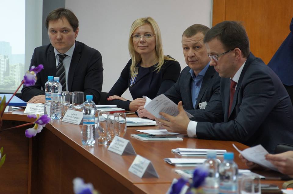 У Рівному провели круглий стіл із обговорення практики впровадження децентралізації у сфері адміністративних послуг