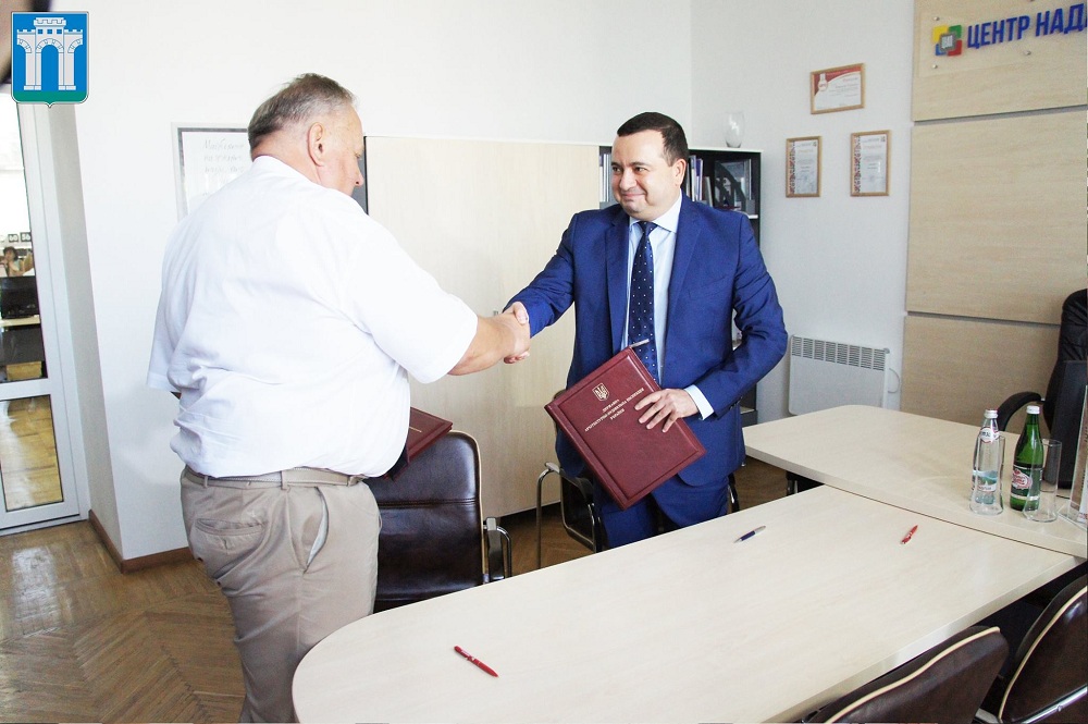 Державна архітектурно-будівельна інспекція України передала повноваження у сфері державного архітектурно-будівельного контролю місту Рівне