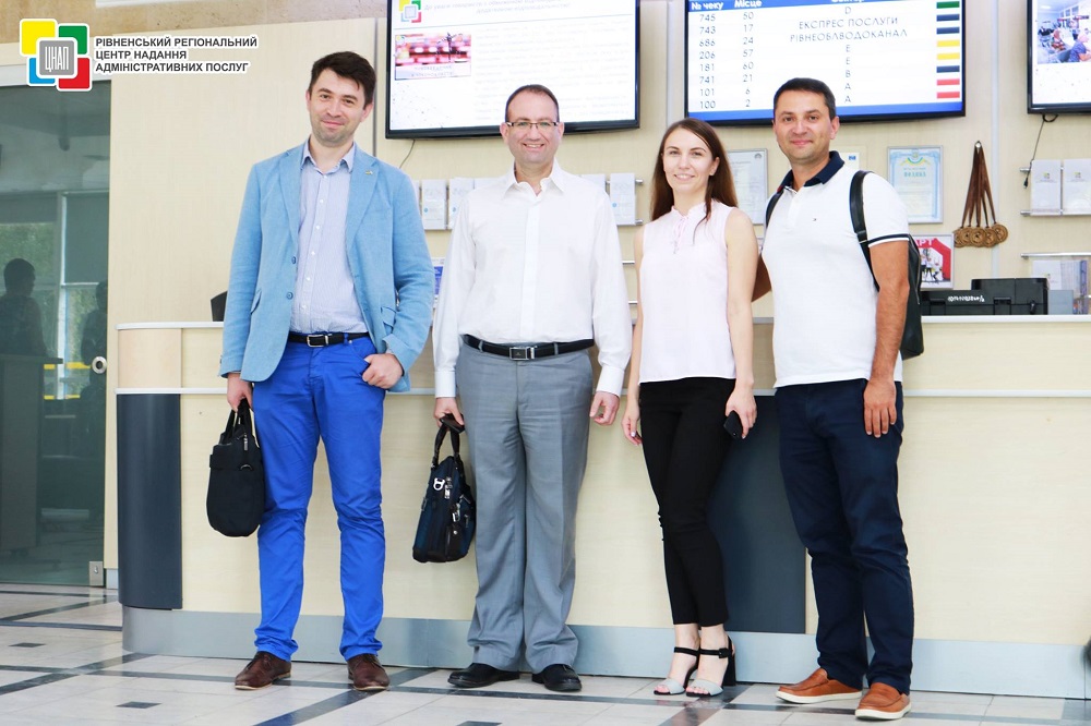 31 липня 2018 року, Рівненський регіональний центр надання адміністративних послуг відвідали представники компанії AuxBridge (Ізраїль)