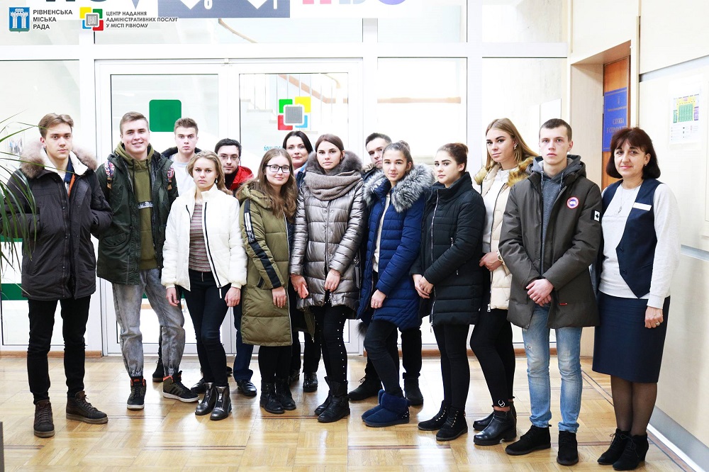 Студенти Рівненського інституту Київського університету права ознайомилася з інноваціями та перспективами розвитку Центру надання адміністративних послуг у місті Рівному!