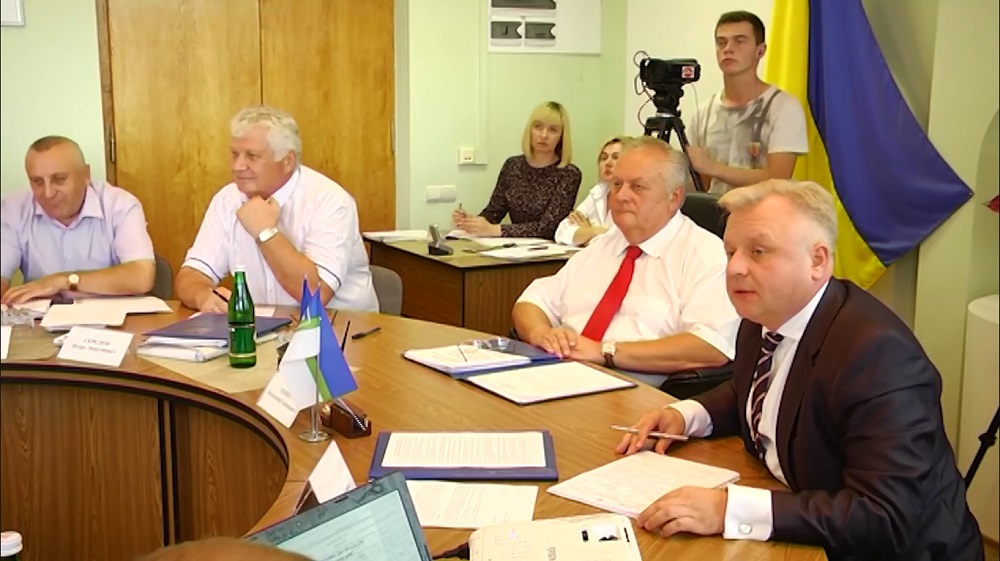 У Рівному за два місяці не розглянули правила розміщення вивісок у місті