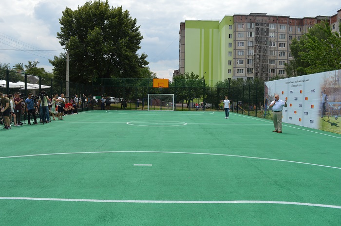 У Рівному відкрили спортмайданчик європейського стандарту