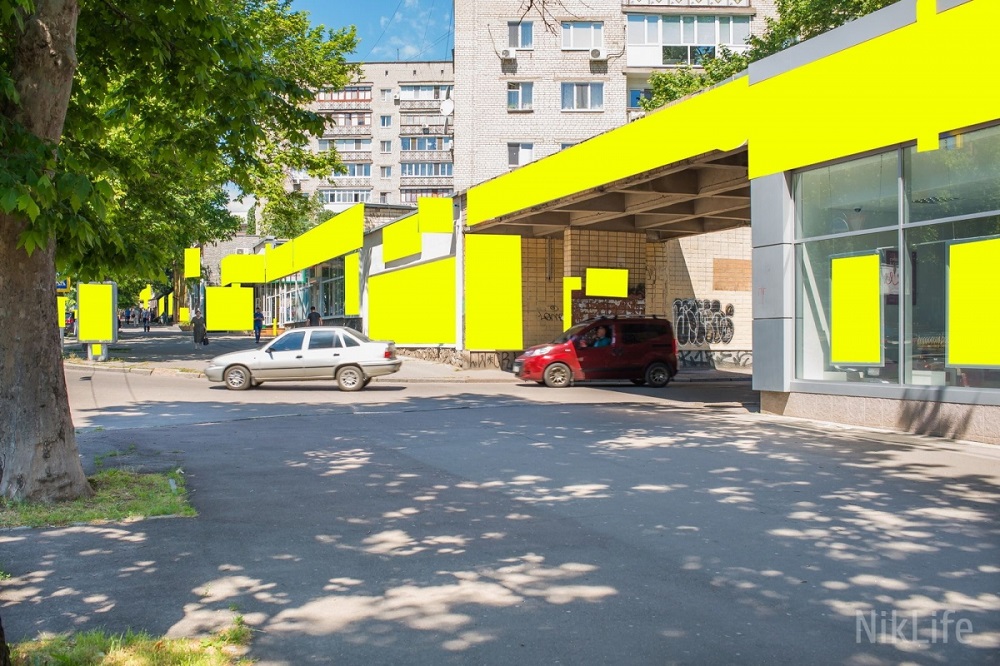 Рівне «почистять» від реклами: у місті взялися за вивіски магазинів