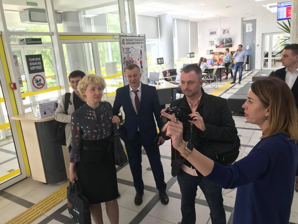 Нова програма «Лє Ревізор» з Максом Бахматовим. Скоро в ефірі на всіх телеканалах