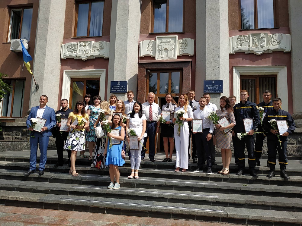 Міський голова Рівного нагородив успішну молодь (ФОТО)