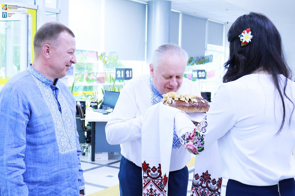 Щиро вітаємо усіх з Днем вишиванки!