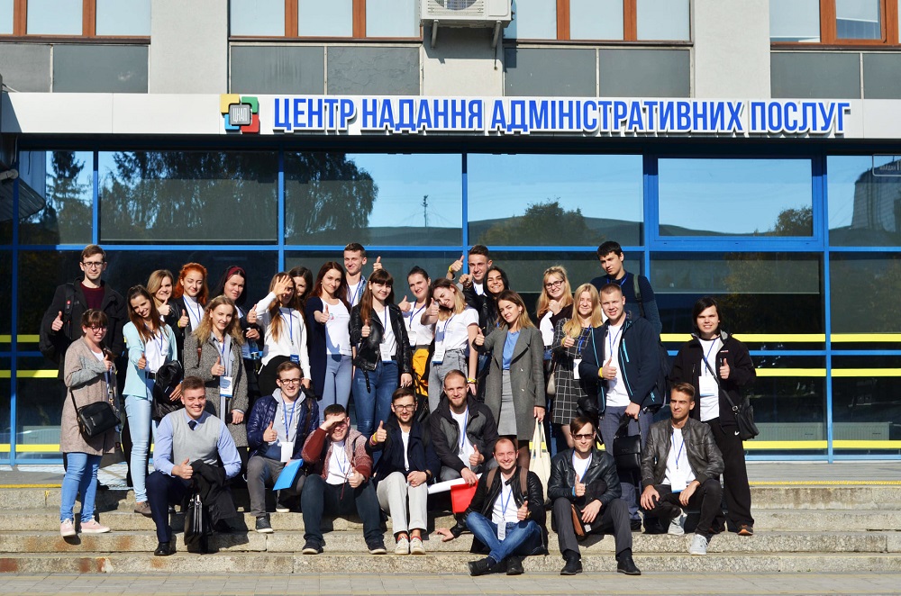Центр надання адміністративних послуг у місті Рівному один з найяскравіших прикладів успішної реформи системи надання адміністративних послуг в Україні