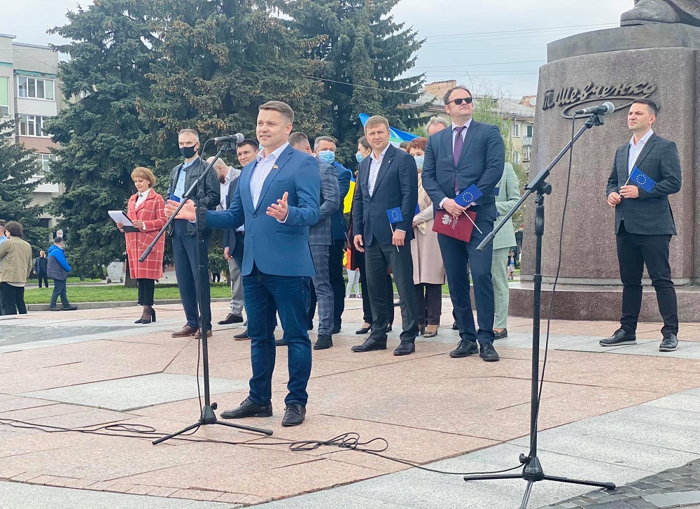 Команда Центру надання адміністративних послуг у місті Рівному долучилася до святкування Дня Європи у місті Рівному та інформувала рівнян і гостей міста про свою роботу, впровадженні інновації і перспективи розвитку