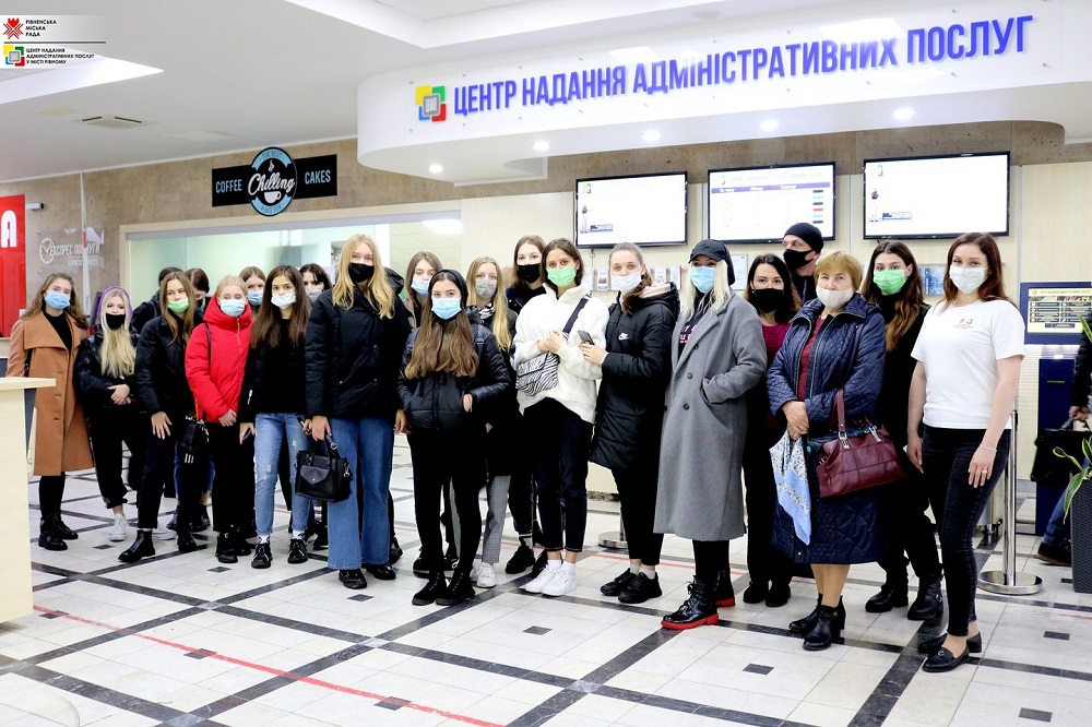 Центр надання адміністративних послуг у місті Рівному один з найяскравіших прикладів успішної реформи системи надання адміністративних послуг в Україні!
