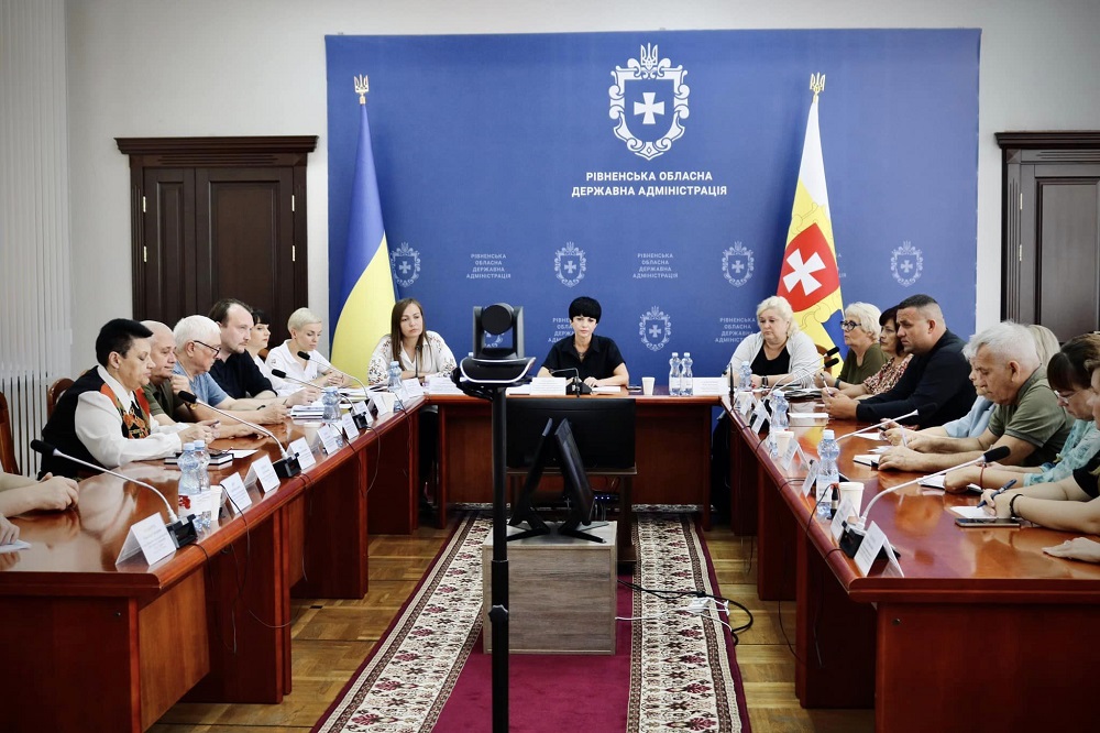 Представники команди ЦНАПу у місті Рівному беруть участь у нараді щодо створення єдиної стратегії ветеранського сервісу на території області