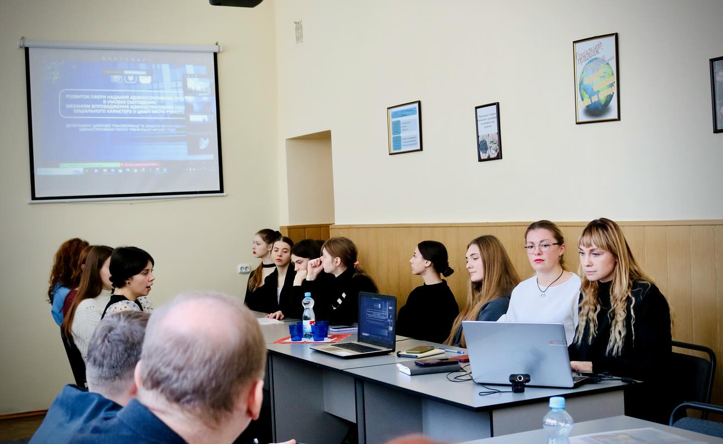 Участь у «круглому столі» на тему: «Сучасний стан соціального захисту та підтримки населення в умовах війни: досвід, виклики, завдання»