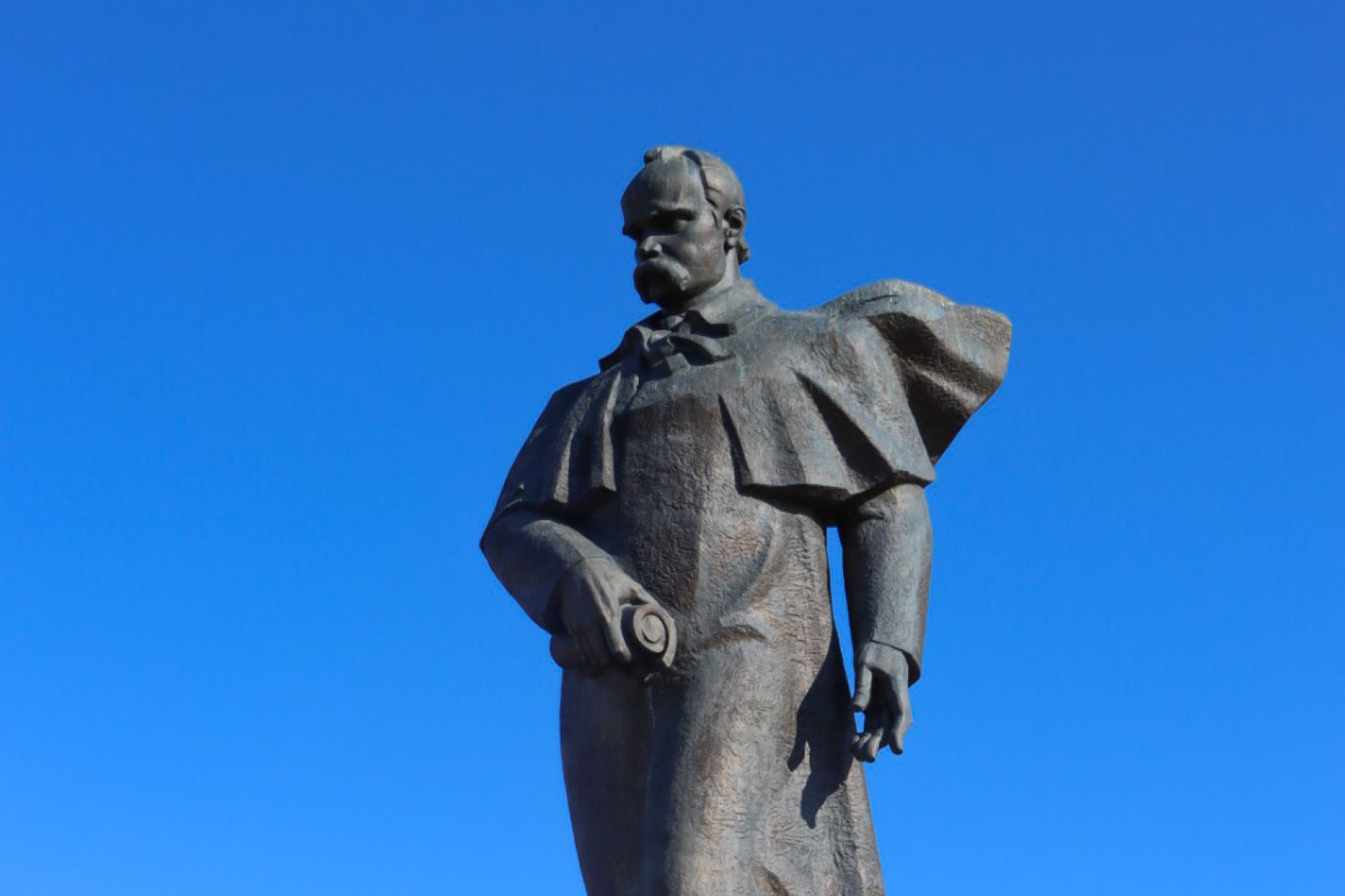 Пам'ятник Тарасу Григоровичу Шевченку.